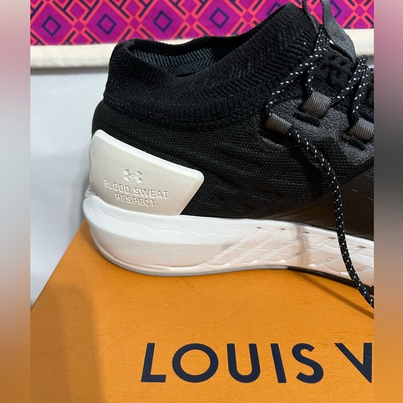 H O V R - Picture 11 of 12